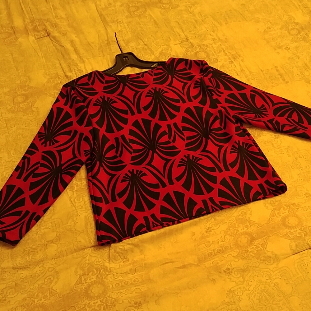Women's 3/4 Length Sleeve Art Deco Pattern Top - Picture 3 of 3